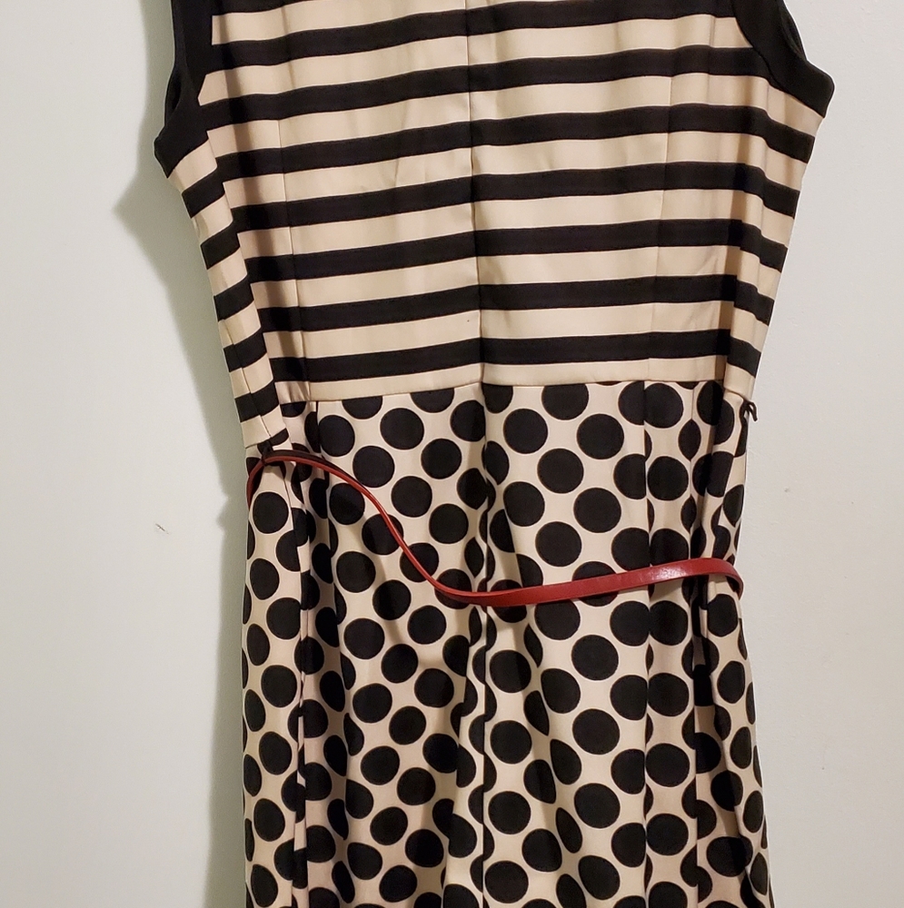 Dress - Picture 2 of 4